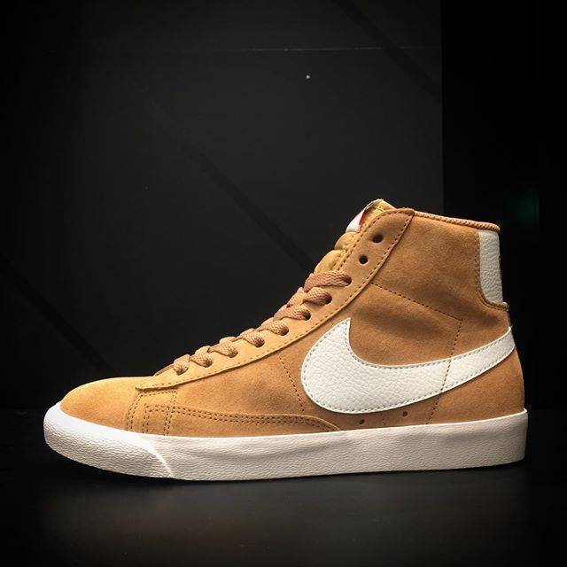 nike blazer vintage gold